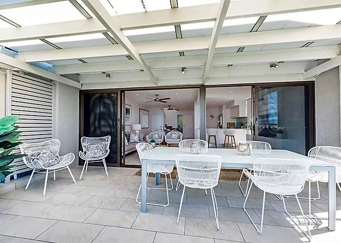 Bella Vista ~ Views, Walk Onto Sand & Roof Bar