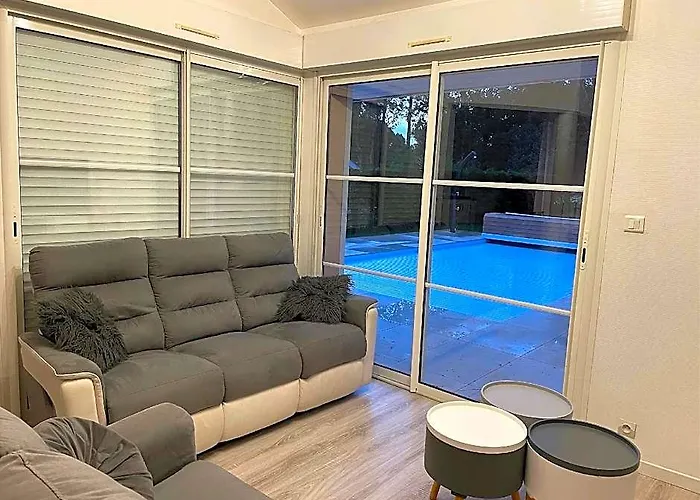 Villa With Swimming Pool 500 M From The Beach