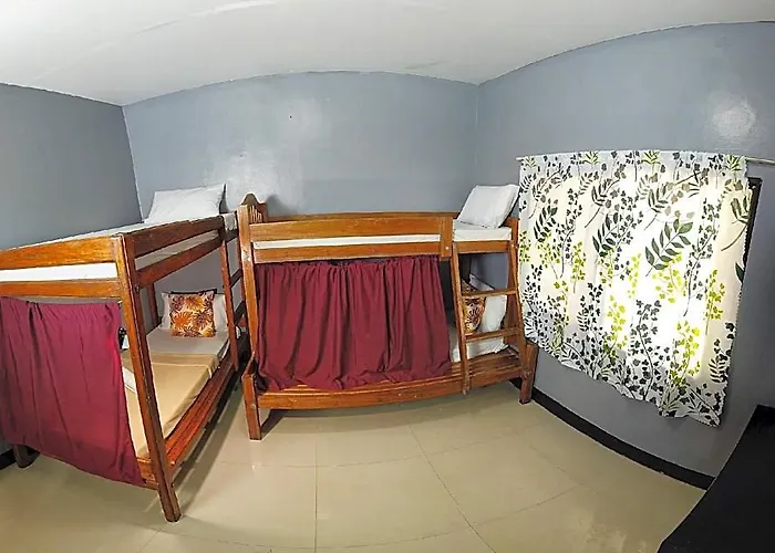 Amparo'S Tourist Inn