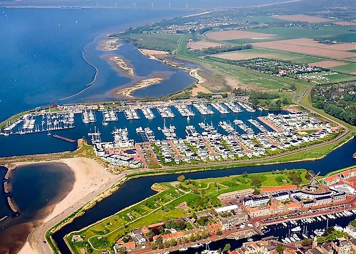 Villa In Hellevoetsluis Near North Sea Beach