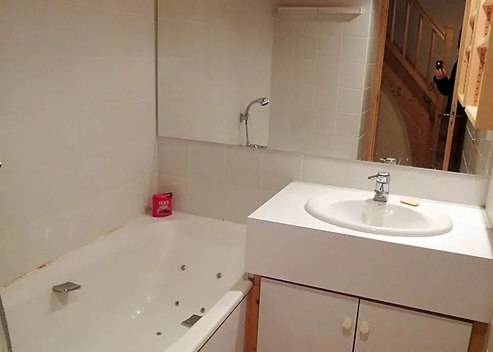 Spacious Aparment Situated In Meribel With Balcony