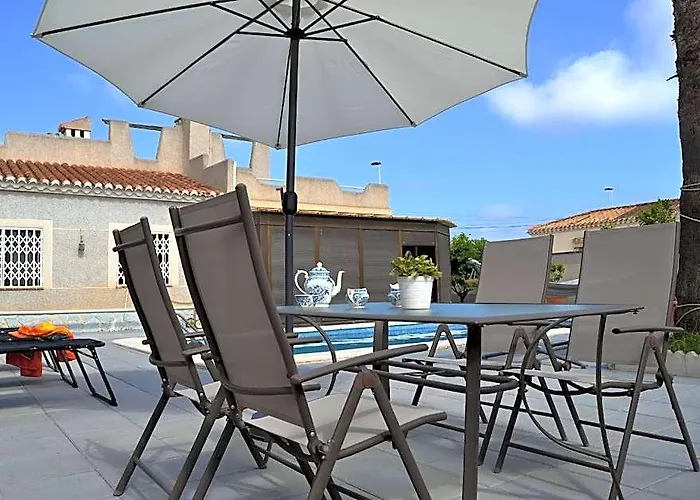 Elegant Semi-Detached House With Pool.