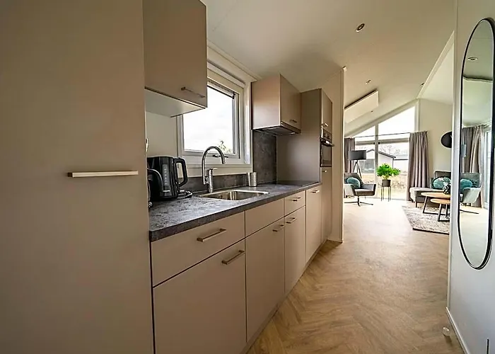 Tidy Chalet With Dishwasher, Near The River Maas