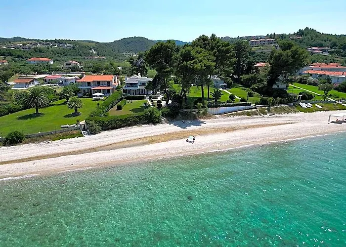 Villa Mare Azul - Luxury Beachfront Retreat In Hanioti, Halkidiki, Greece