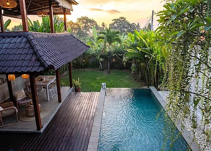 Villa Innerbloom Spacious 2 Bedroom With Large Pool & Garden