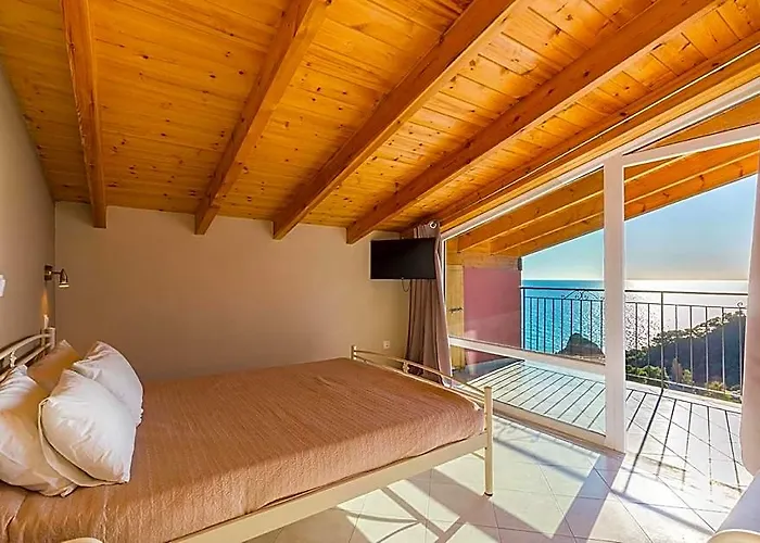 Luxury Loft Apartment With Pool - Pelekas Beach, Corfu