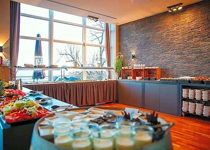 Kluet Hotel