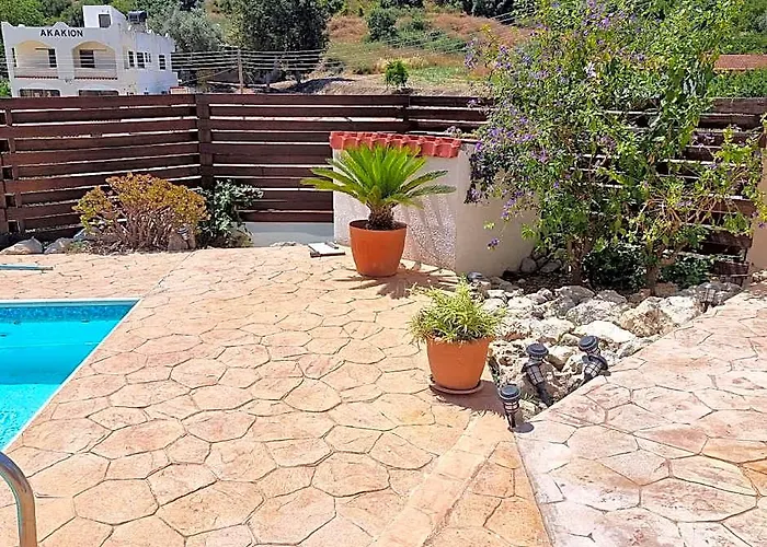 Potamos Guest House