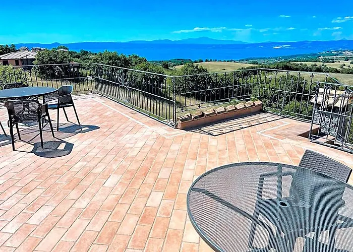 Pool And Jacuzzi - Charming Villa In Umbria
