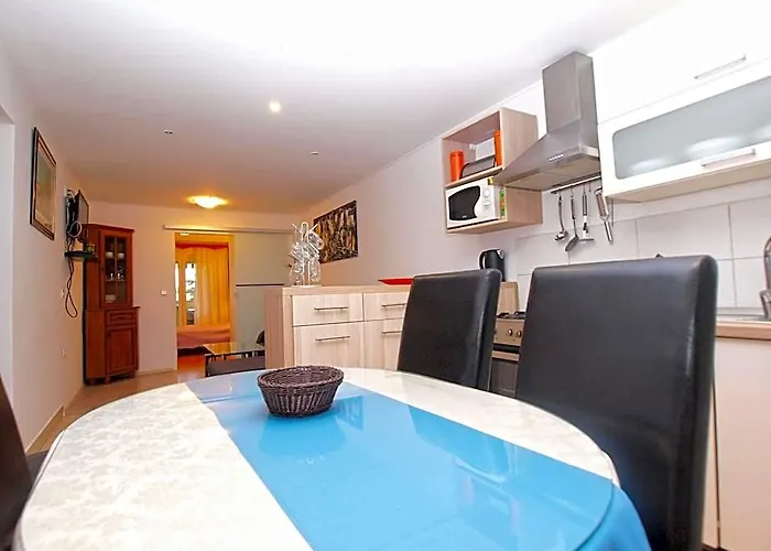 Apartment 1352