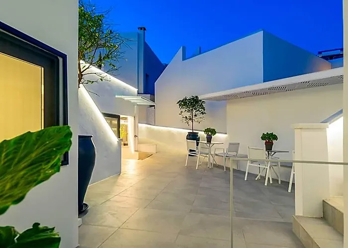 Central Boutique Hotel By Naoussa Hills Adults Only