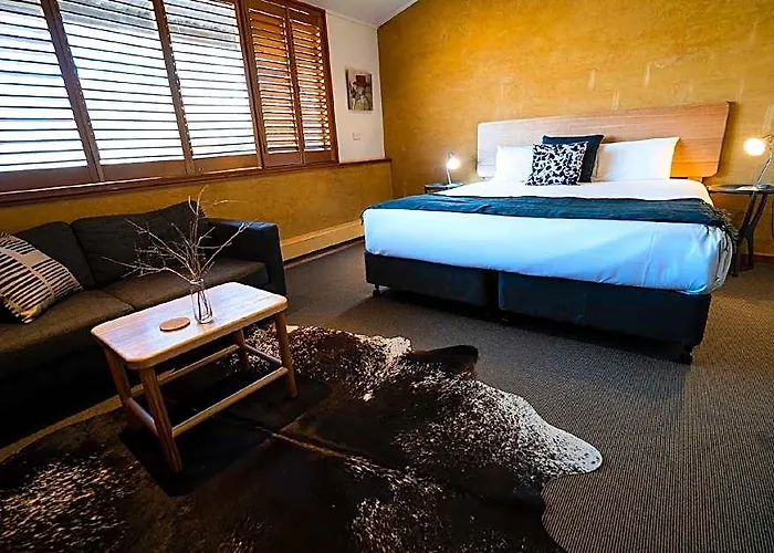 Prairie Hotel & Outback Lodge