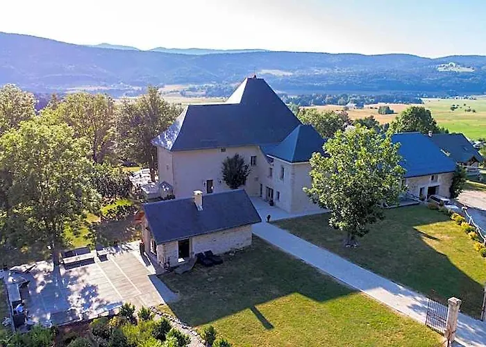 L'Annexe Du Chateau Des Girards