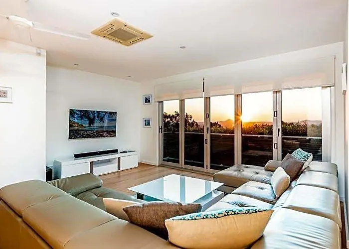 Luxury Family Home, Sunset Views - Heated Pool
