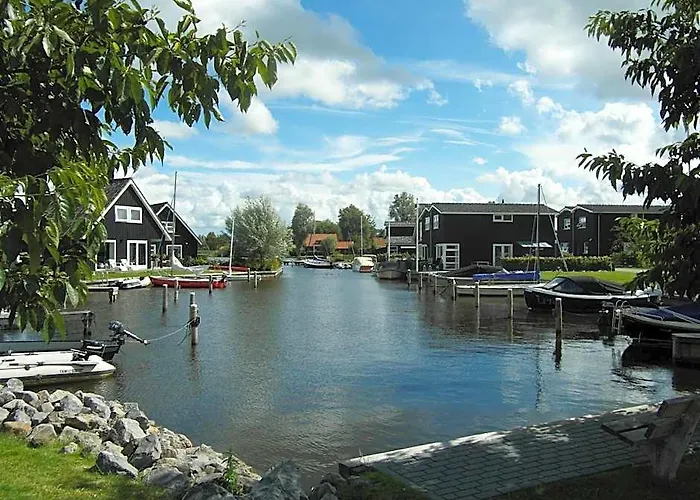 Waterpark Oan 'E Poel Bij Sneekermeer