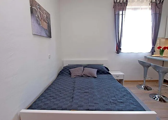 Apartment 589