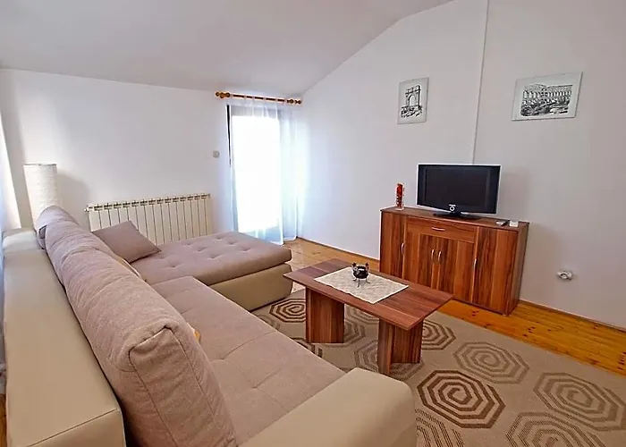 Apartment 589