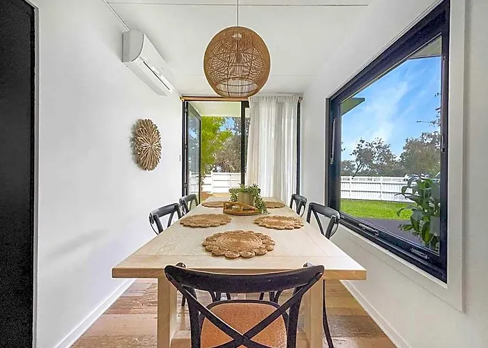 Funky Beachfront House Opposite Kawana Surf Club