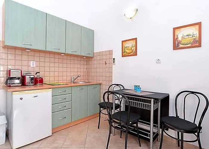 Apartment 1989