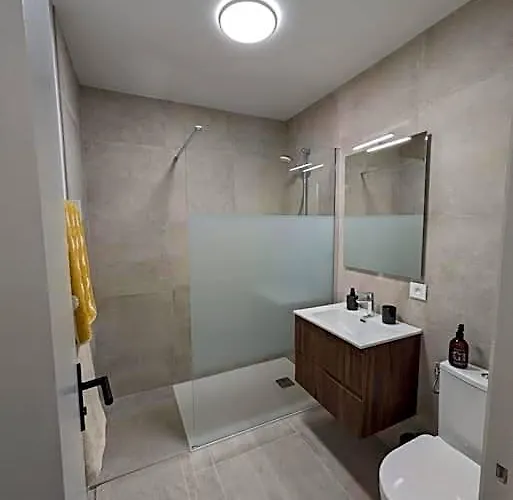 2 Pieces Lumineux A Cagnes Sur Mer
