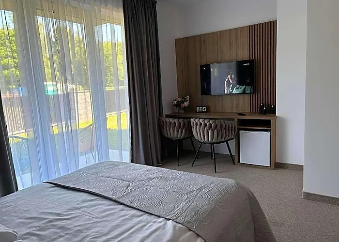 Resort Eden Premium Domki Jacuzzi, Sauna