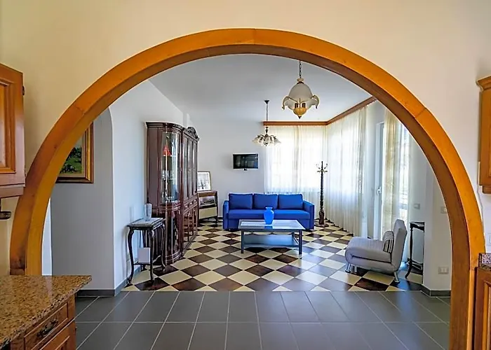+61 Lounge Apartment