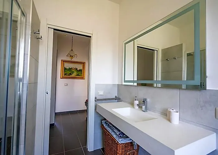 +61 Lounge Apartment