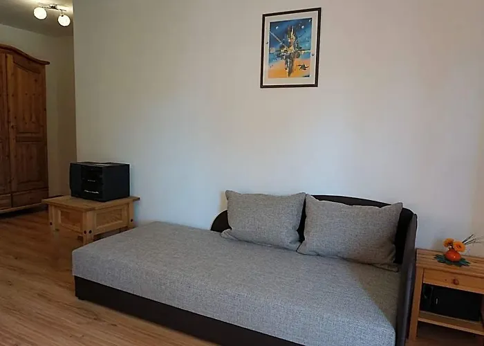Geraeumige Ferienwohnung Mit Garten