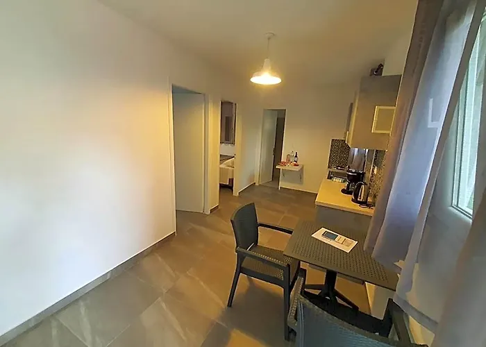Bella De Lux Residence