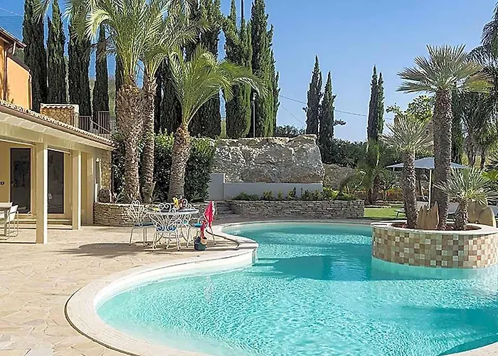 Villa In Agrigento With Pool Near Temples