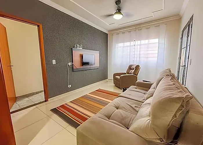 Casa Espacosa Com Ar Em Todos Os Quartos