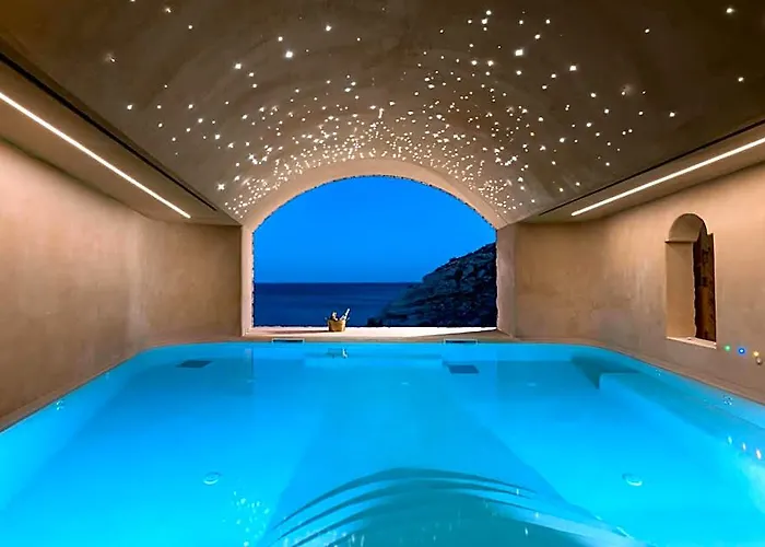 Stone Luxury Suites - Adults Only