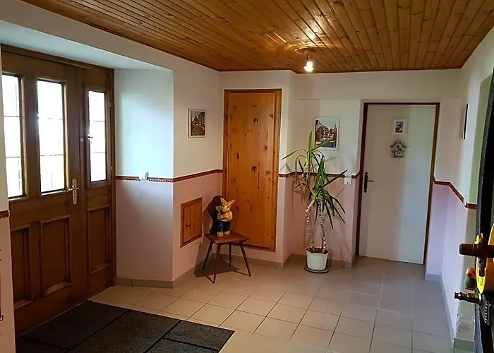 La Maison Jaune