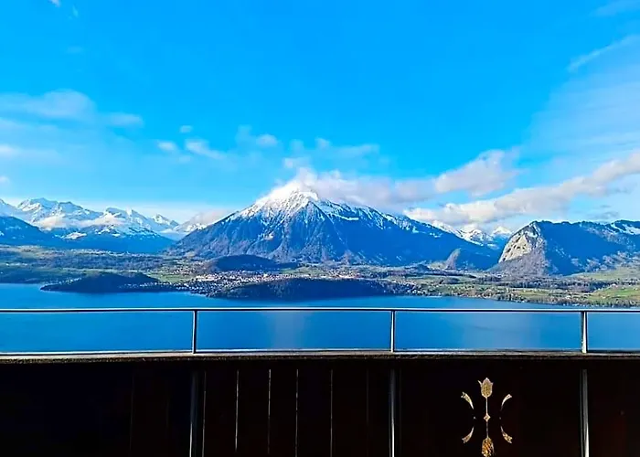 Chalet With View Of The Mountains And The Thun Lake