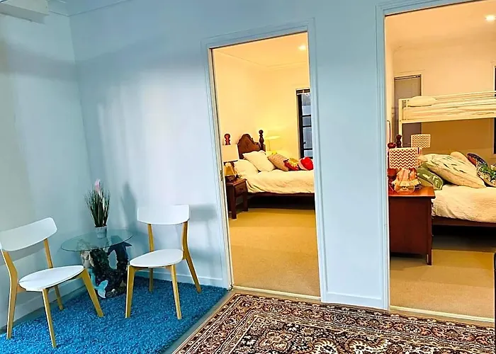Beautiful & Peaceful Granny Flat Behind Beach House - 2Br 4 Beds