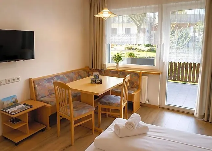 Residence Feldhof - Ferienwohnungen Mit Bergblick Im Vinschgau Inklusive Guestpass