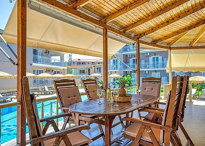 Amoudi Studios Apartments Hotel