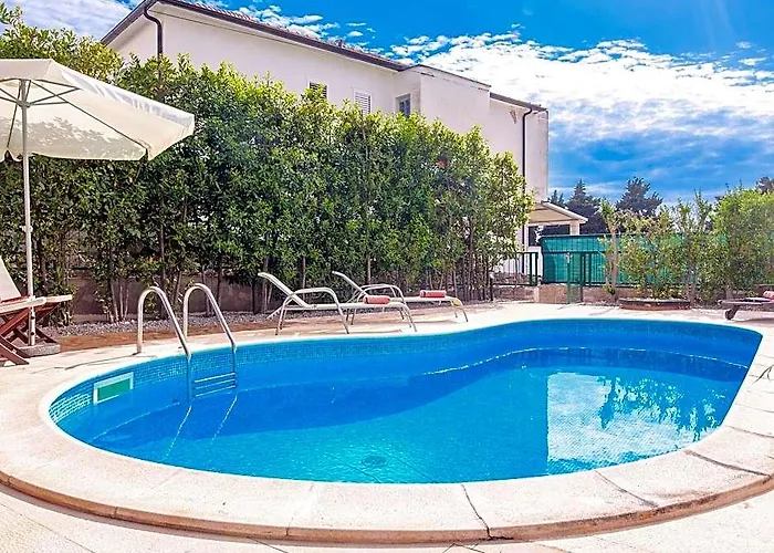 Charming Villa With Spacious Rooms And Private Swimming Pool In The Lavender Island Of Hvar