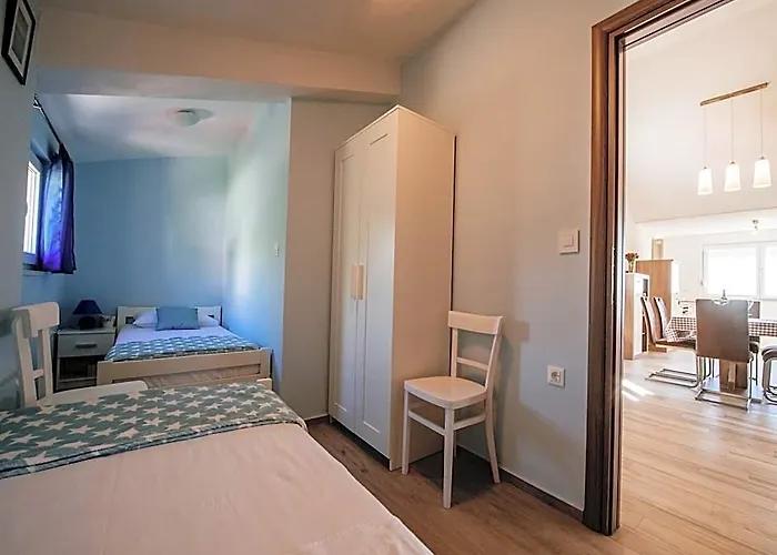 Awesome Apartment In Zadarska Zupanija W/
