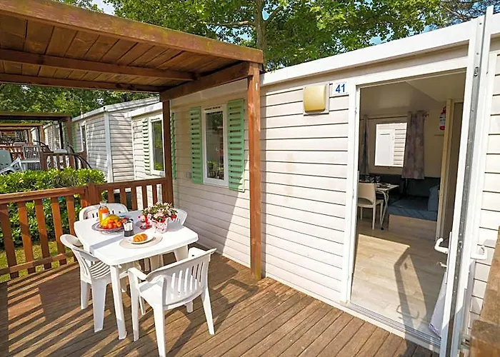 Happy Camp Mobile Homes In Camping Park Umag