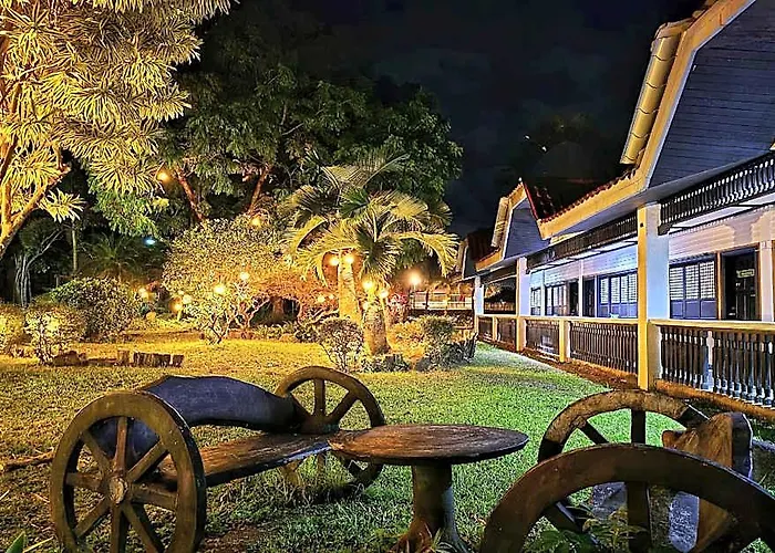 Grand Villa Laguna