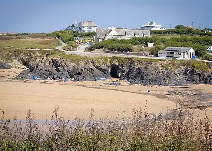 Yha Treyarnon Bay