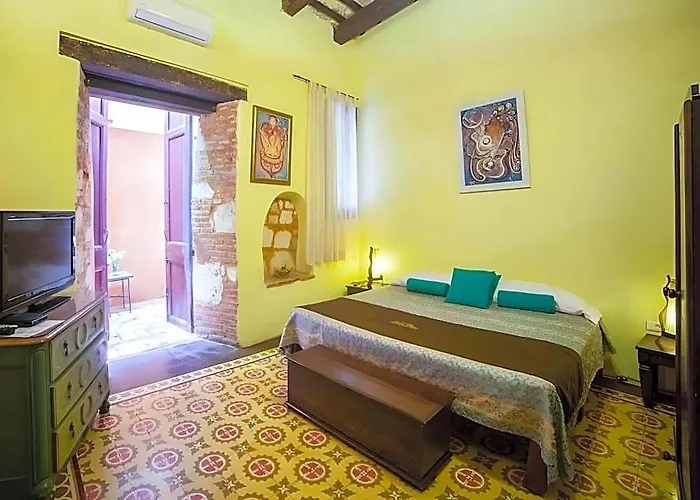 Dona Elvira Boutique Hotel
