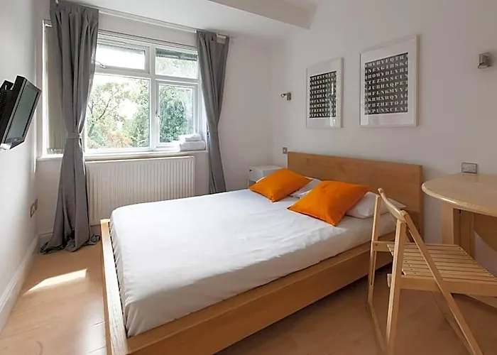 Tooting Rooms & Studio By Primecityhosts