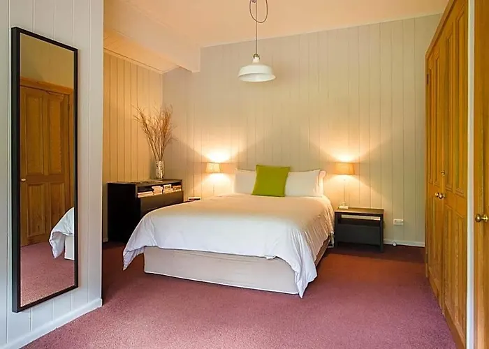 Braeside Mount Macedon Country Retreat Bed And Breakfast