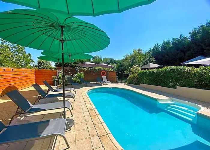 La Clef Des Songes - Maison D'Hotes Au Calme, Au Coeur De Sarlat, 2 Minutes A Pied De La Cite Medievale - Climatisation - Petits Dejeuners Fait Maison - Parking Gratuit - Option Spa Et Massages - Piscine De Saison A 400M