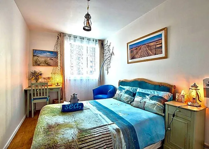 ! A Decouvrir ! Naturalbnb - Chambres D'Hotes Climatisees Au Calme - Top Confort Et Reposant - Parking Gratuit Securise - Garage Velos Et Motos - Offert Copieux Petit Dejeuner Fait Maison Sucre-Sale, Local Et Bio - Accueil Et Convivialite Garantis !