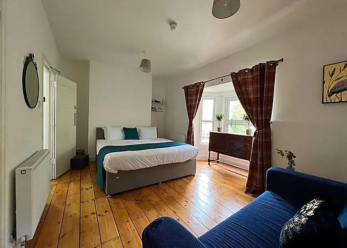 Guestling House