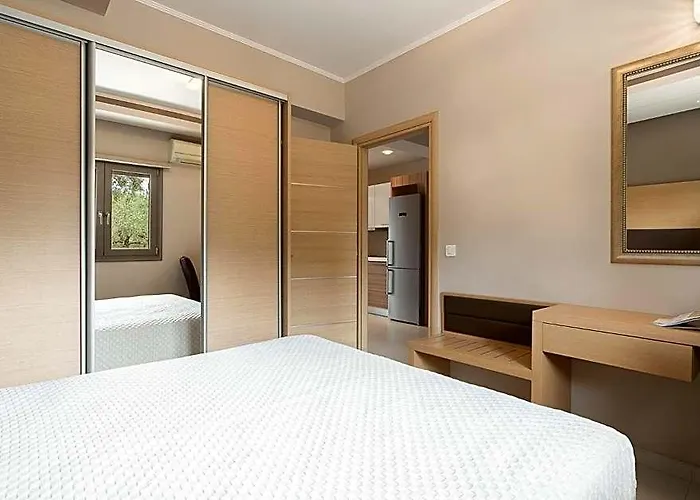 Kymothoe Elite Suites