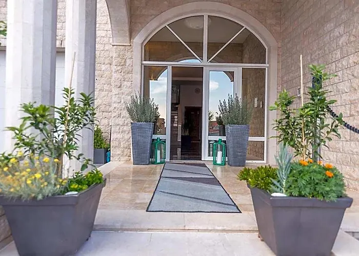 White Stone Villa 43
